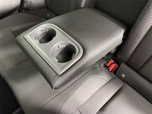 Used 2024 Subaru Outback Premium image 32