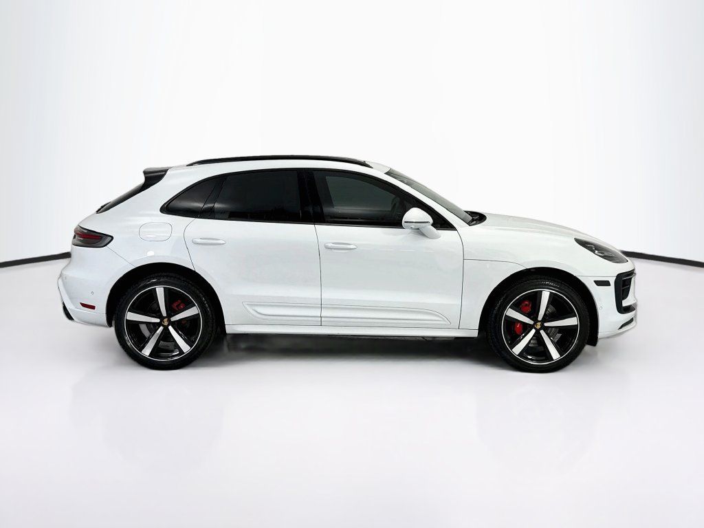 Certified 2022 Porsche Macan S AWD/4WD image 8