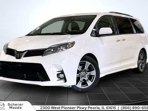 Used 2020 Toyota Sienna SE w/ SE Preferred Package image 1