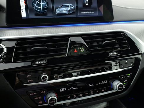 Used 2018 BMW 530i xDrive w/ M Sport Package image 61