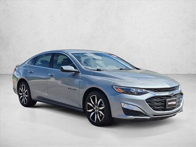 Used 2025 Chevrolet Malibu RS FWD image 3