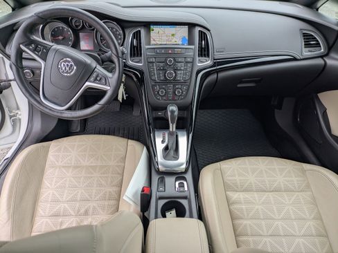 Used 2017 Buick Cascada Premium image 2