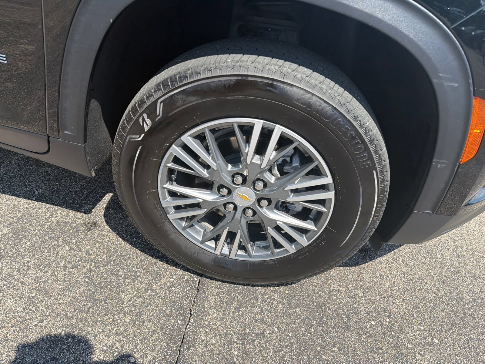 Used 2025 Chevrolet Traverse LT w/ LPO, Floor Liner Package FWD image 32