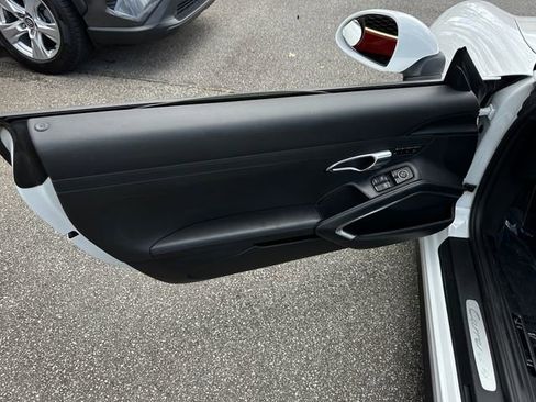 Used 2014 Porsche 911 Carrera 4 image 20