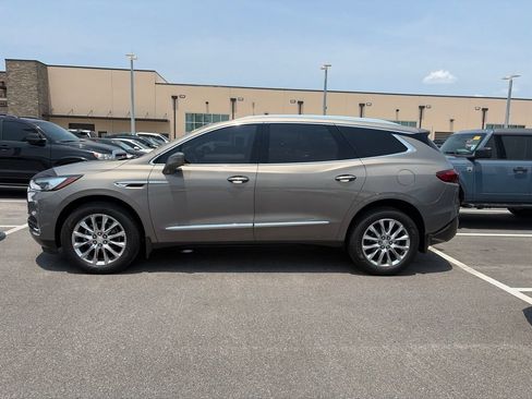 Used 2018 Buick Enclave Premium FWD image 4