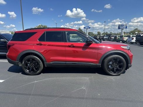 Used 2023 Ford Explorer ST-Line image 6