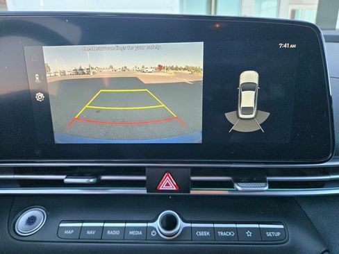 Used 2023 Hyundai Elantra Limited FWD image 14