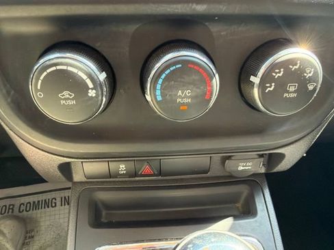Used 2012 Jeep Compass Sport AWD/4WD image 13