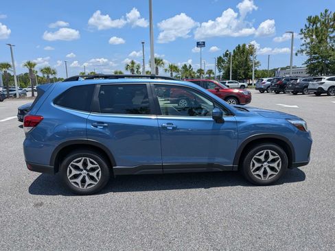 Used 2020 Subaru Forester Premium w/ Popular Package #1 AWD/4WD image 3