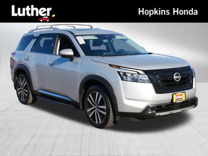 Used 2023 Nissan Pathfinder Platinum w/ Lighting Package (N93)