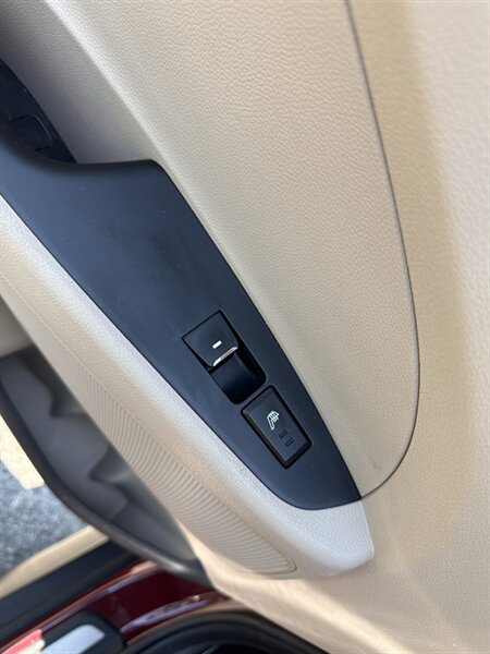 Used 2016 Hyundai Tucson Limited w/ Option Group 03 FWD image 9