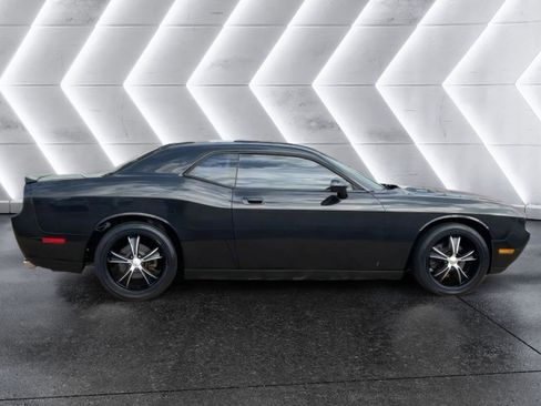 Used 2010 Dodge Challenger R/T image 5