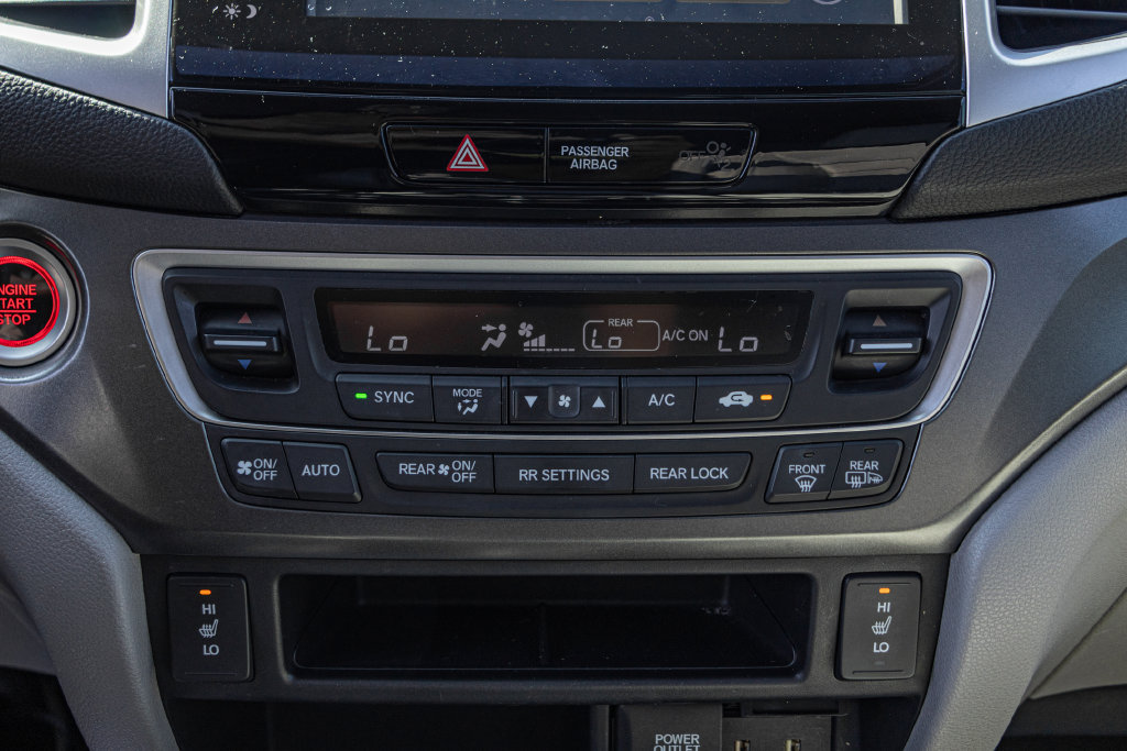 Used 2025 Kia Sportage EX AWD/4WD image 20
