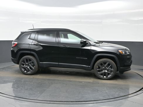 New 2026 Jeep Compass Latitude AWD/4WD image 10