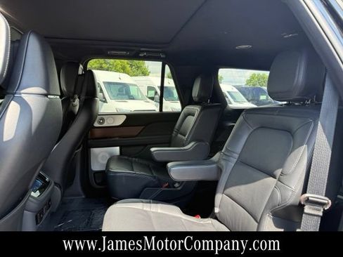 Used 2022 Lincoln Navigator Reserve AWD/4WD image 20