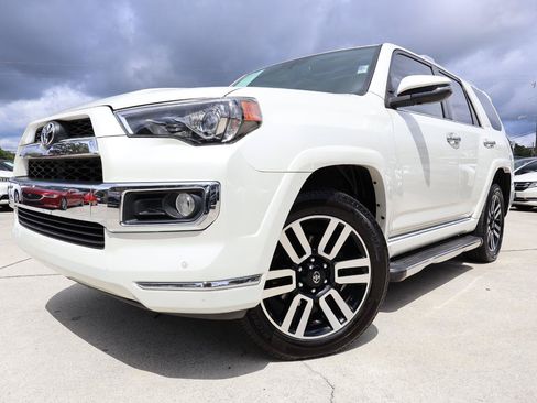 Used 2017 Toyota 4Runner Limited AWD/4WD image 2