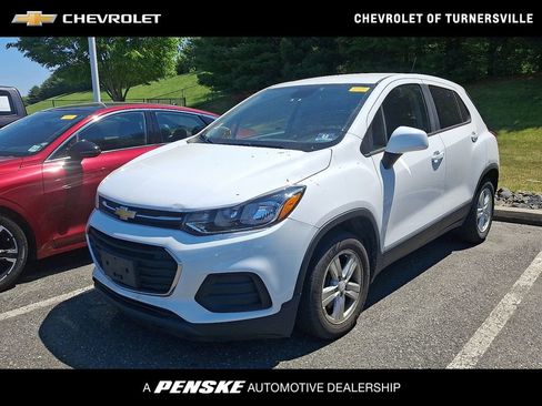 Used 2019 Chevrolet Trax LS w/ Tint and Cruise Package FWD image 1