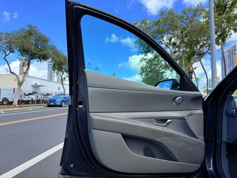 Used 2021 Hyundai Elantra SEL image 13