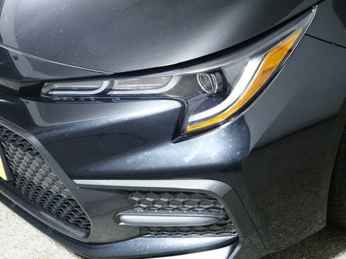 Used 2022 Toyota Corolla SE image 16