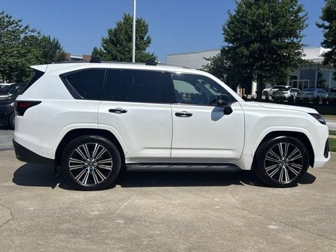 Used 2026 Lexus LX 700h Luxury w/ Appearance Package AWD/4WD image 2