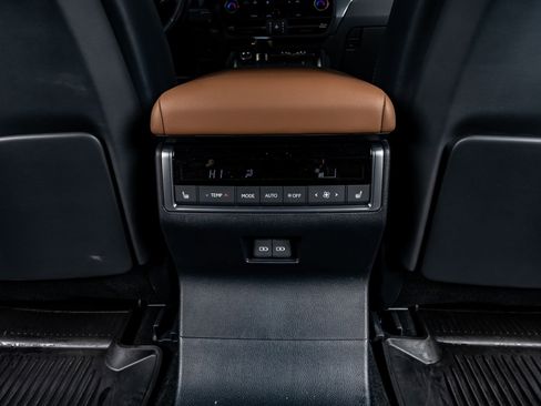 Used 2024 Lexus GX 550 550 Luxury w/ Accessory Package (2T) image 33