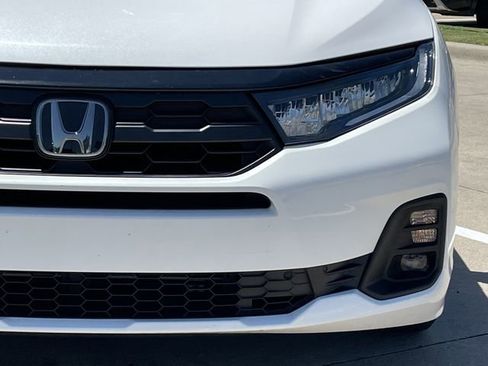 Certified 2025 Honda Odyssey Sport-L image 8