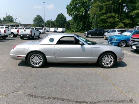 Used 2005 Ford Thunderbird RWD image 5