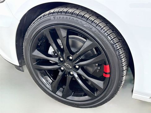 Used 2022 Chevrolet Malibu LT w/ Leather Package FWD image 32