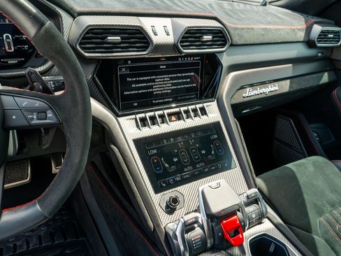 Used 2023 Lamborghini Urus Performante AWD/4WD image 63