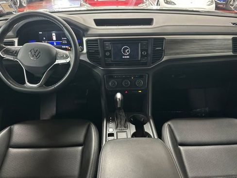 Certified 2023 Volkswagen Atlas Cross Sport SE FWD image 17