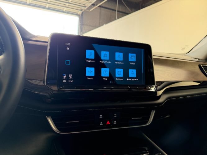 Used 2025 Volkswagen Atlas SE FWD image 15