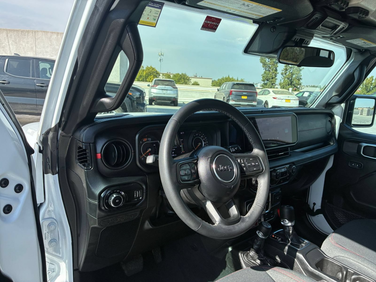 Used 2025 Jeep Wrangler Unlimited Rubicon AWD/4WD image 31