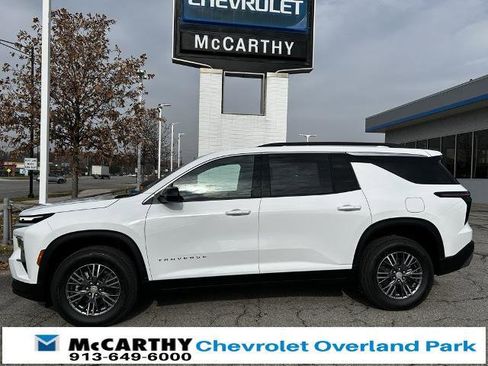 New 2026 Chevrolet Traverse LT image 3