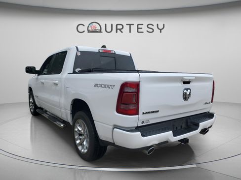 Used 2023 RAM 1500 Laramie AWD/4WD image 2
