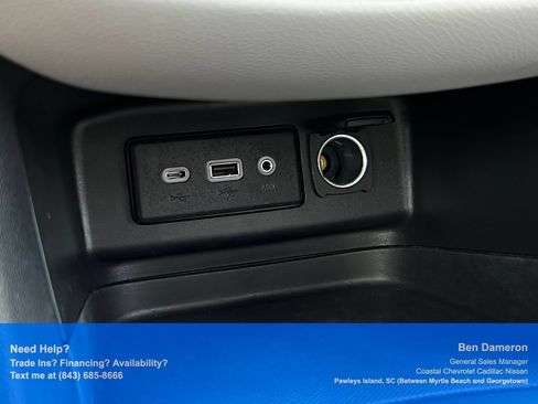 Used 2023 Chevrolet Equinox LT FWD image 38