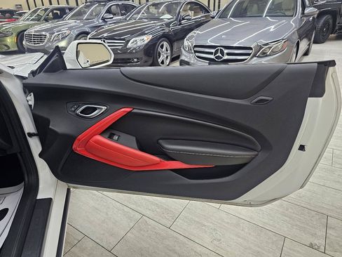 Used 2019 Chevrolet Camaro SS RWD image 31