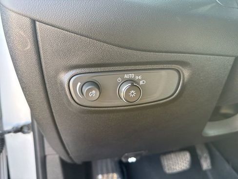 Used 2019 Chevrolet Equinox LT image 24