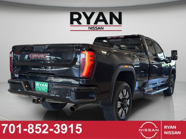 Used 2024 GMC Sierra 2500 Denali w/ Technology Package AWD/4WD image 3