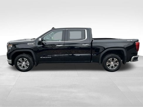 Used 2025 GMC Sierra 1500 SLT image 2
