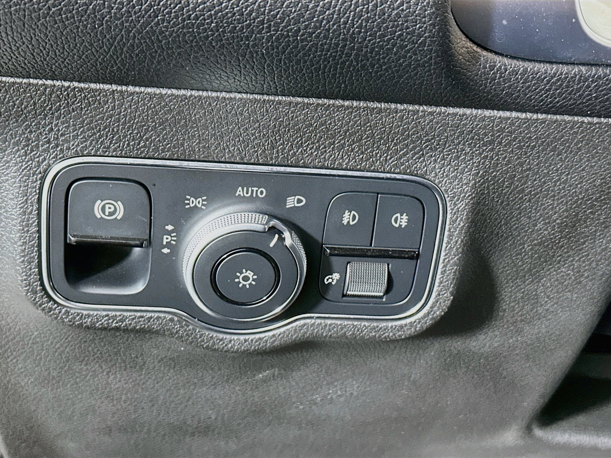 Used 2021 Mercedes-Benz GLB 250 image 17