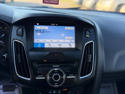 Used 2016 Ford Focus Titanium FWD image 13