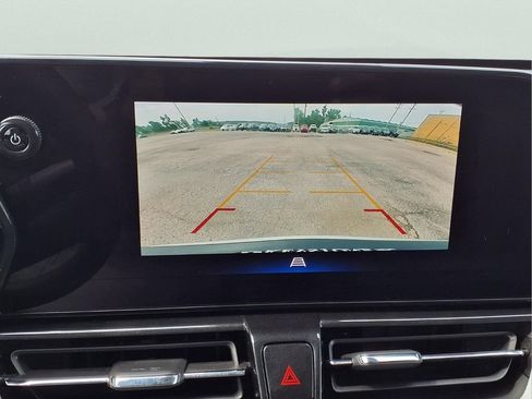 Used 2025 Chevrolet TrailBlazer LT FWD image 11