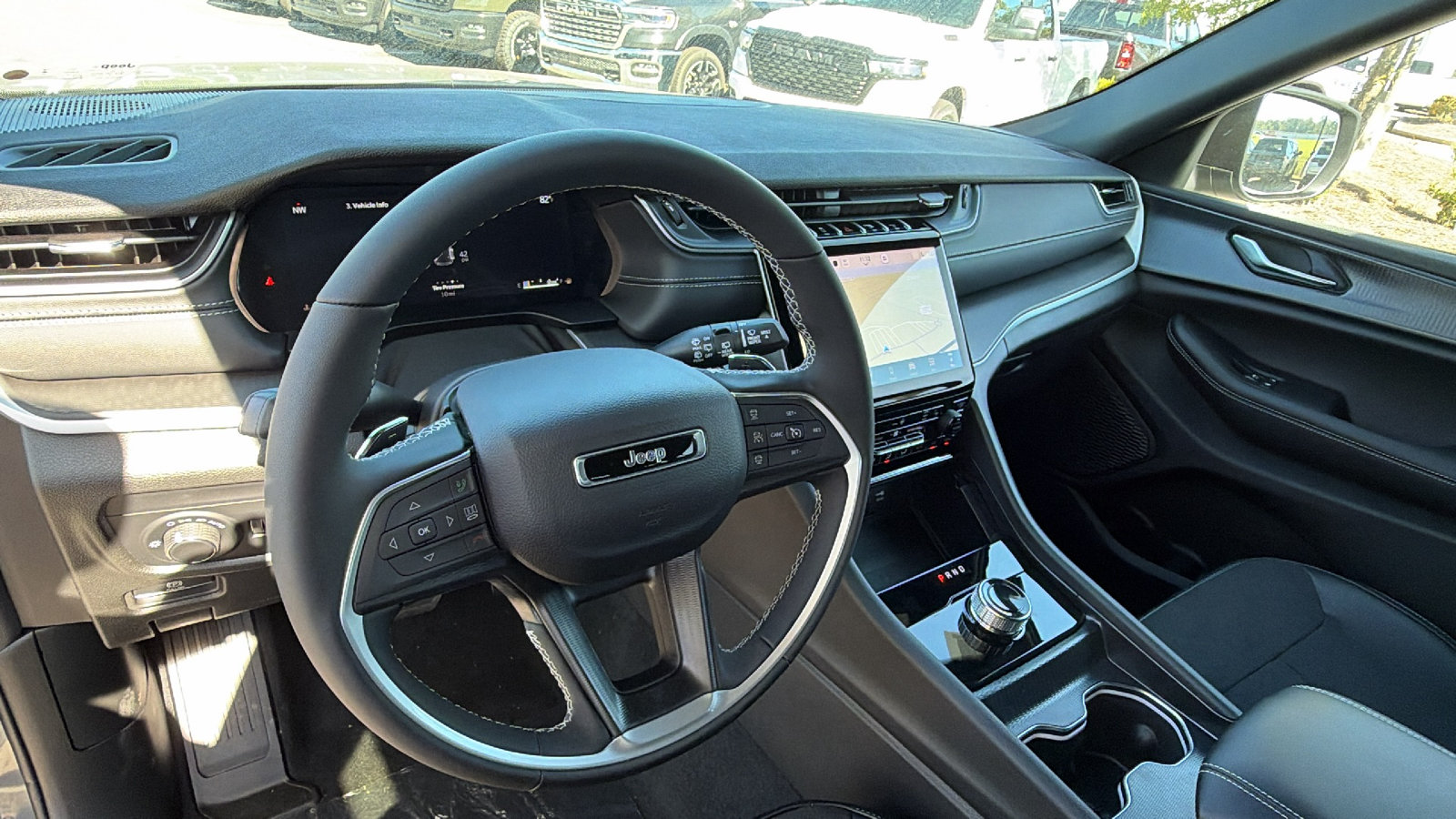 New 2027 Jeep Grand Cherokee Laredo X AWD/4WD image 21