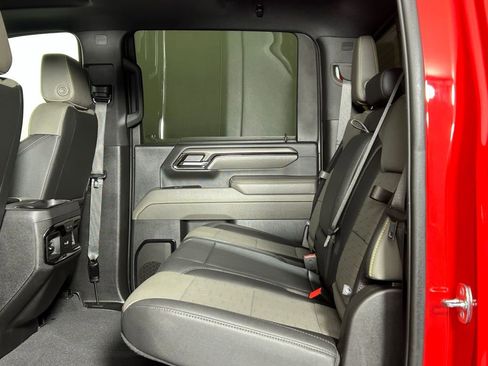 Used 2024 Chevrolet Silverado 2500 ZR2 w/ Technology Package AWD/4WD image 17