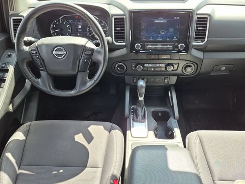 Used 2022 Nissan Frontier SV AWD/4WD image 13