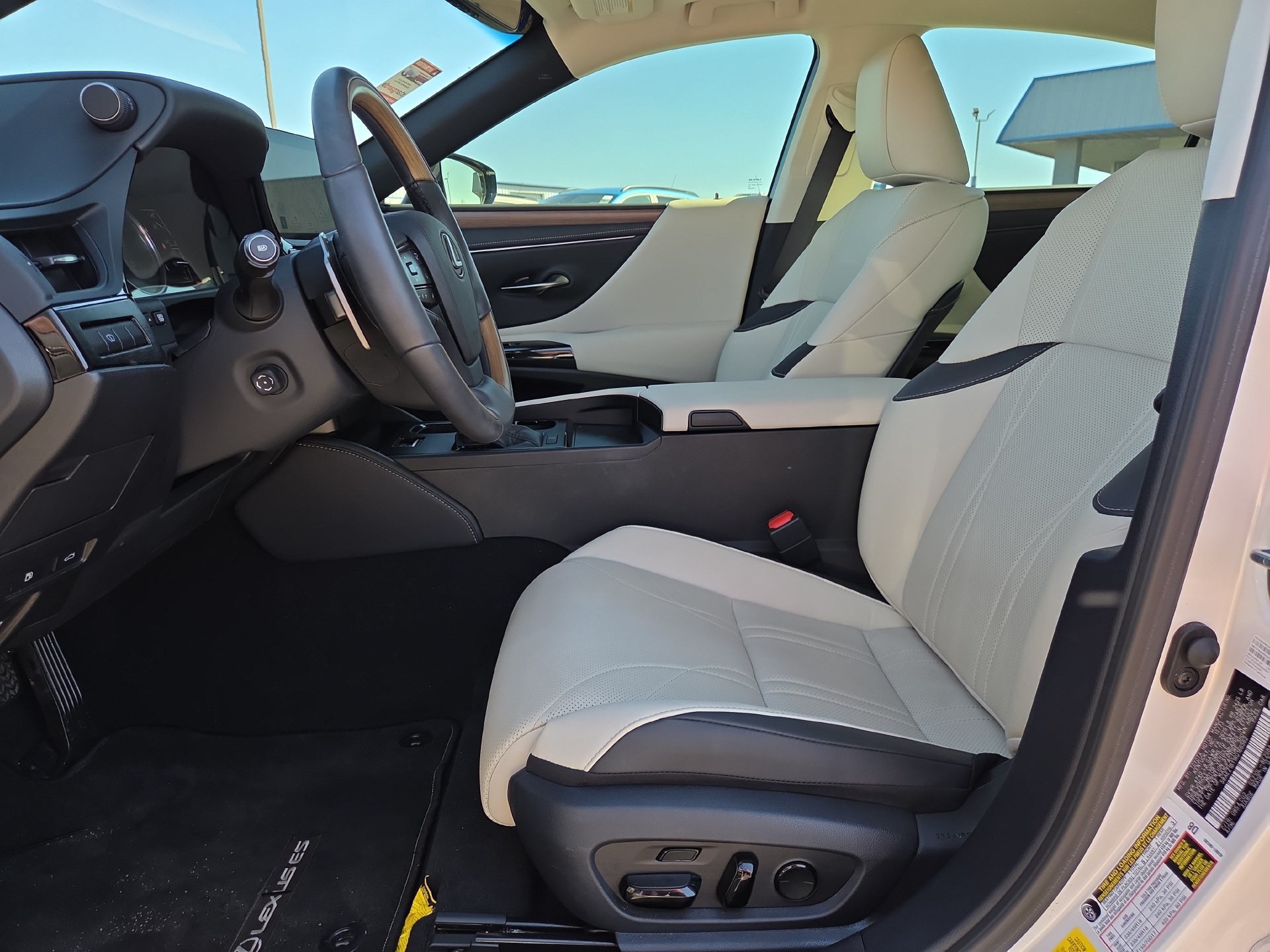 Used 2024 Lexus ES 350 w/ Technology Package FWD image 10