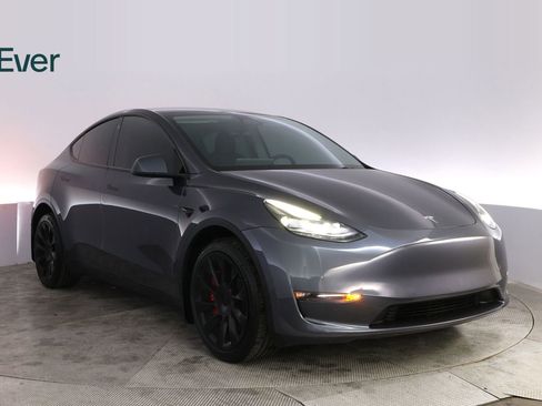 Used 2022 Tesla Model Y Long Range AWD/4WD image 13