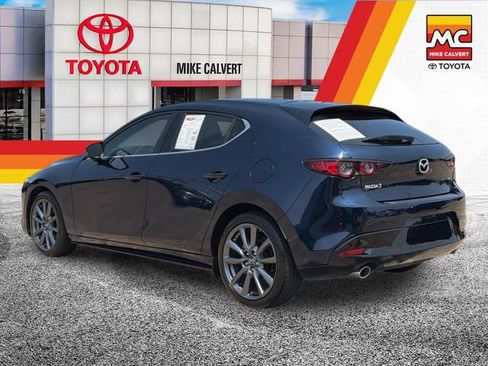 Used 2021 MAZDA MAZDA3 s FWD image 3