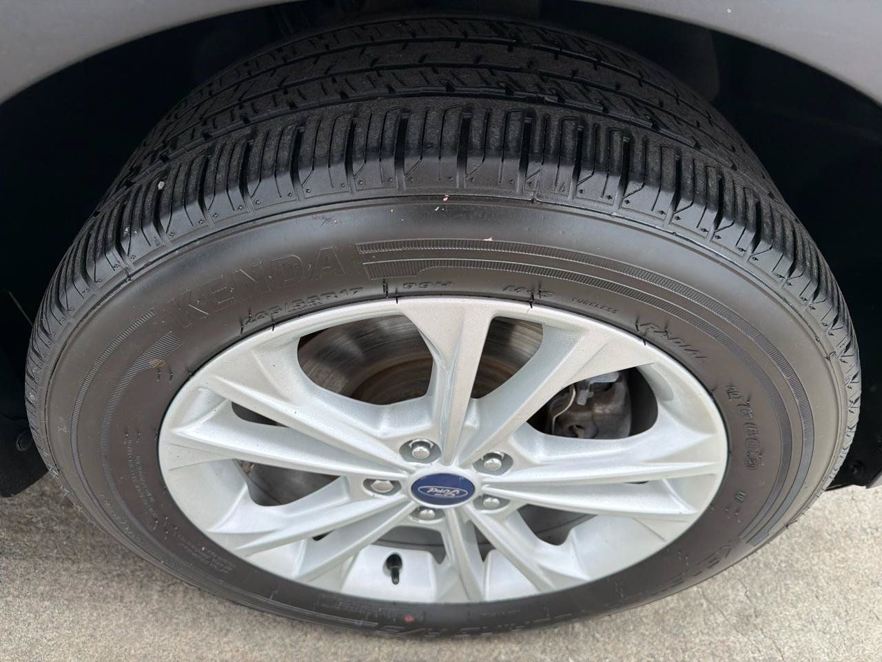 Used 2017 Ford Escape SE AWD/4WD image 18