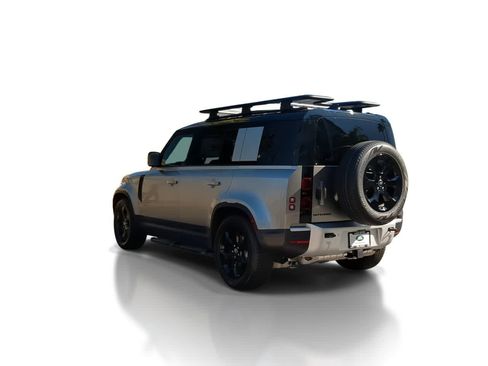 Used 2025 Land Rover Defender 110 S image 6